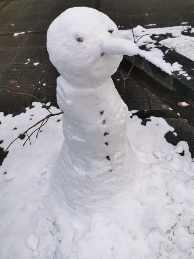 Schneemann bauen 